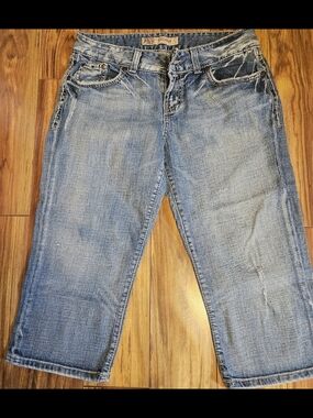 BKE Culture Women’s Light Blue Cropped Jeans
